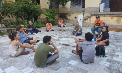 Oficina de Dramaturgia com Sérgio de Carvalho reúne estudantes da Escola de Teatro Popular na UFRJ